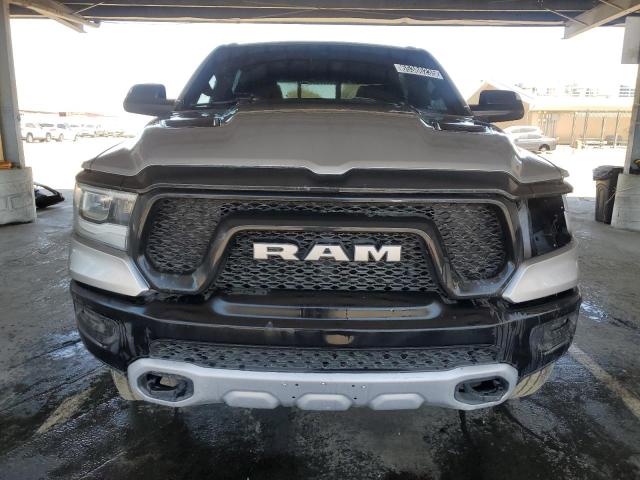  RAM 1500 2020 Srebrny