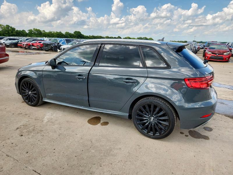 Hatchbacks AUDI A3 2017 Szary