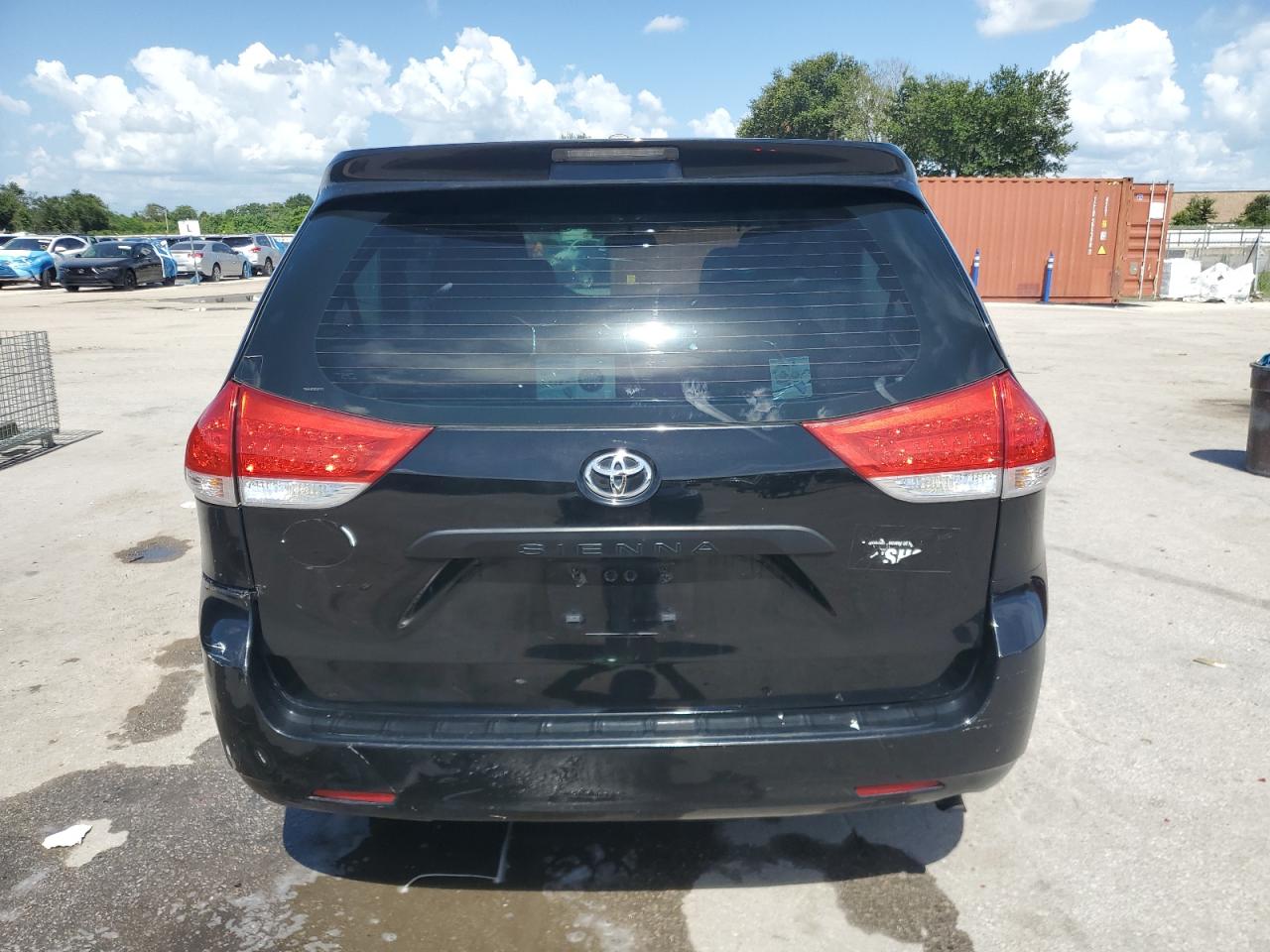 2012 Toyota Sienna Base VIN: 5TDKA3DC8CS011115 Lot: 65171135