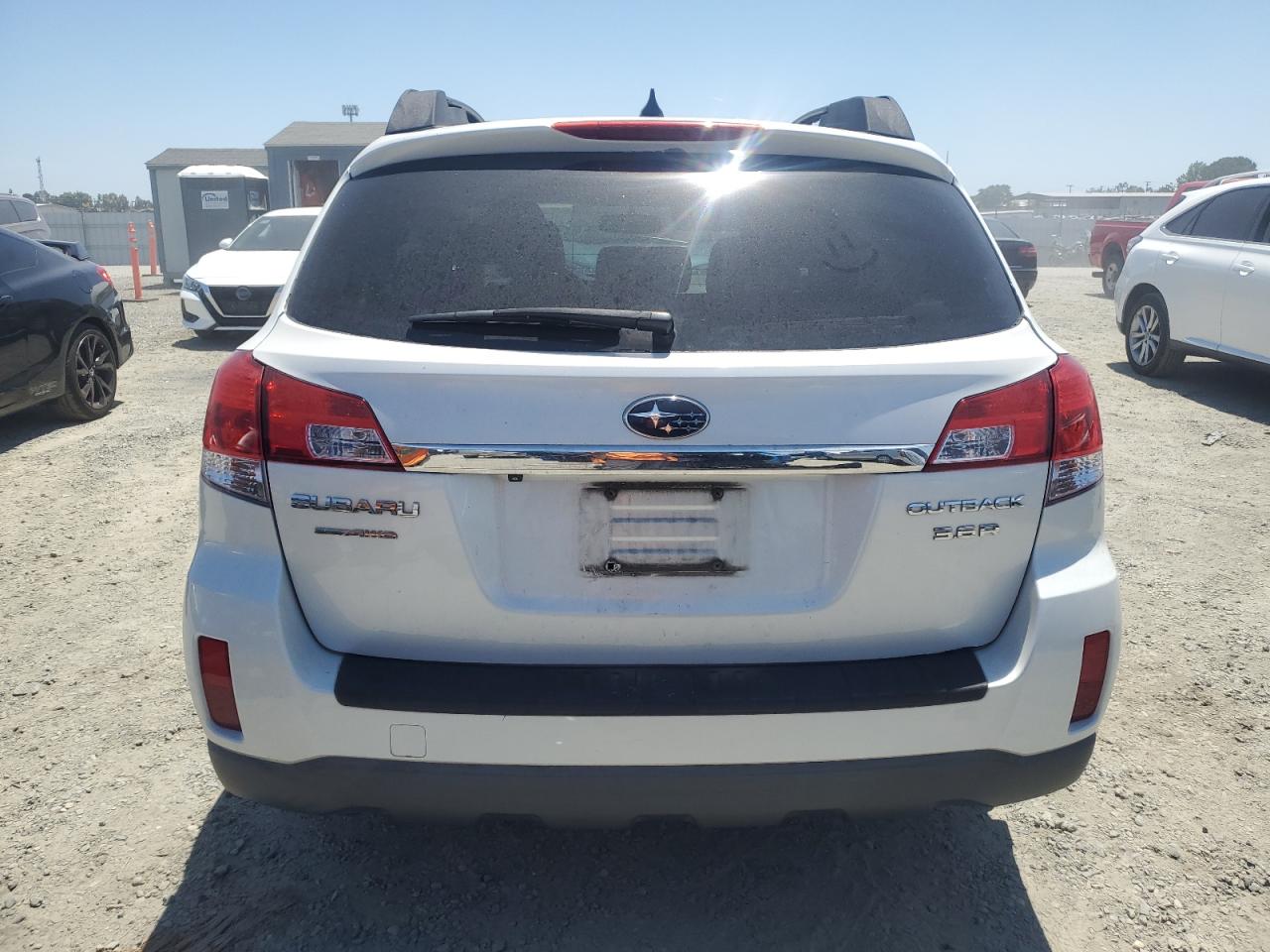 2011 Subaru Outback 3.6R Limited VIN: 4S4BRDLC6B2385532 Lot: 63309435