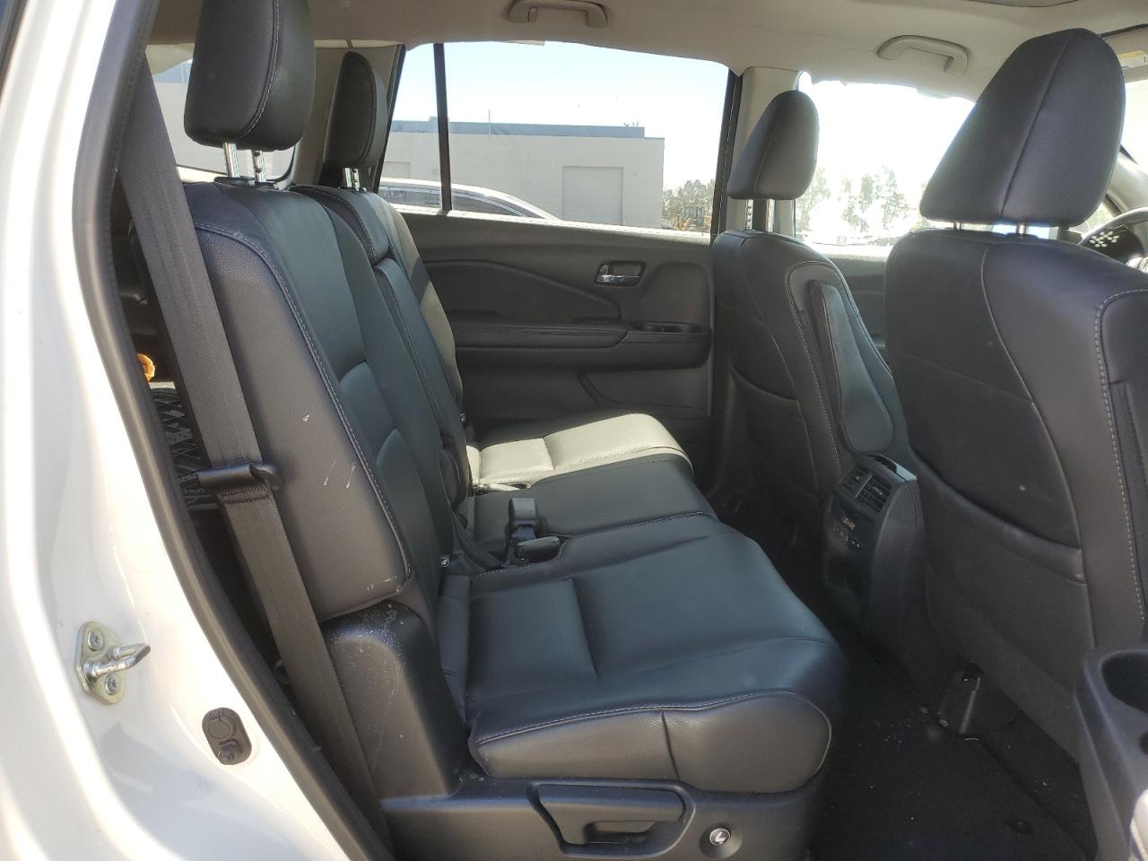 2018 Honda Pilot Exl VIN: 5FNYF5H5XJB031533 Lot: 64419275