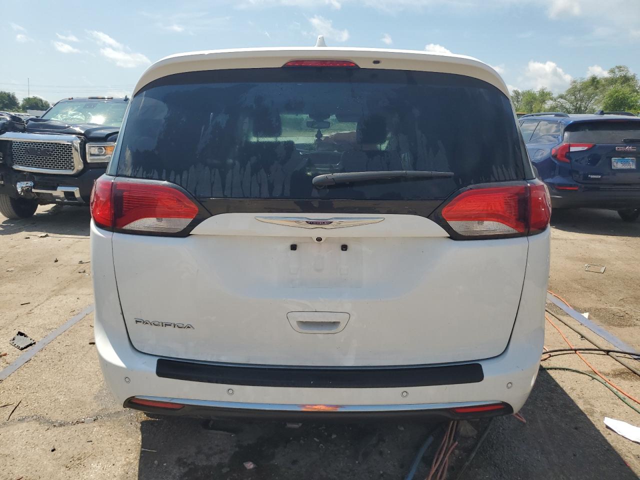 2019 Chrysler Pacifica Touring L VIN: 2C4RC1BG4KR592896 Lot: 65244575