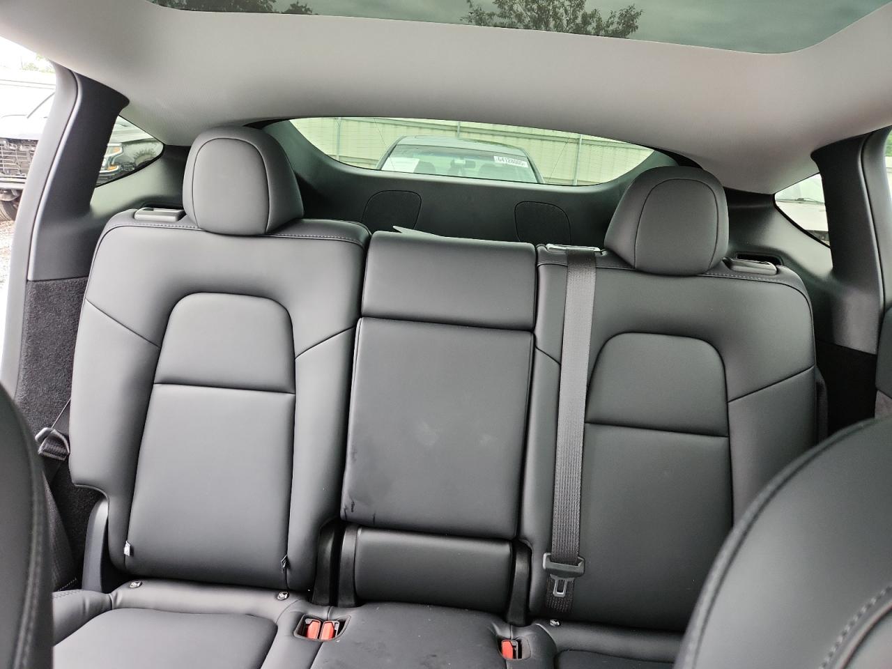 2025 Tesla Model Y VIN: 7SAYGDEE1SA343012 Lot: 63609585