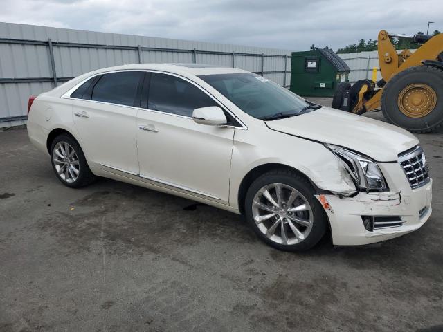  CADILLAC XTS 2013 Белы