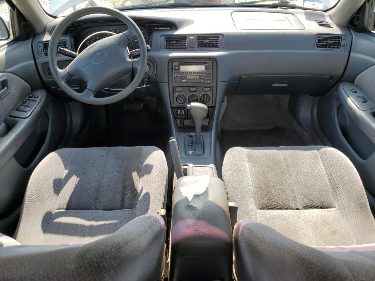 2000 Toyota Camry Ce VIN: JT2BG22K8Y0420995 Lot: 64349025