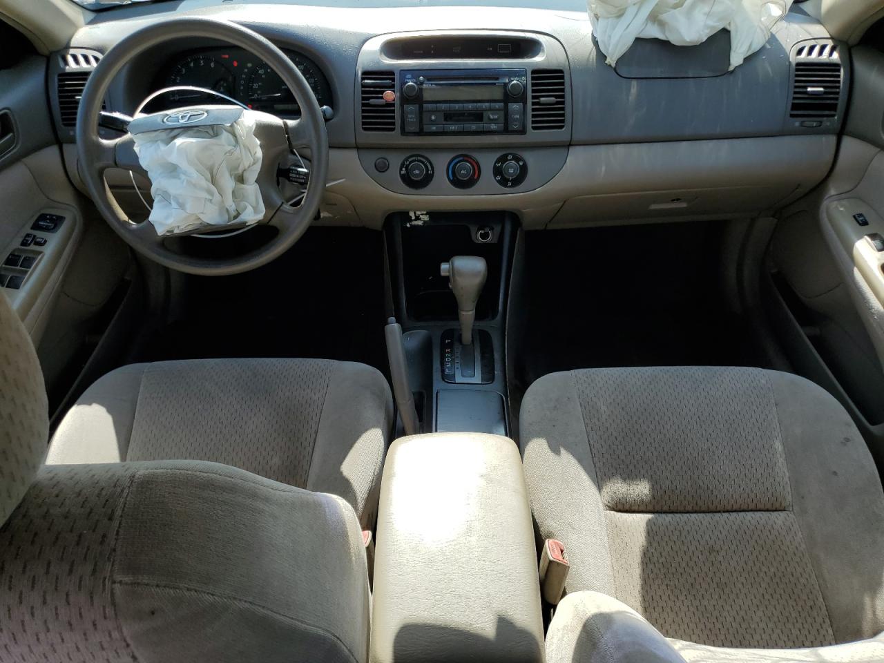 2004 Toyota Camry Le VIN: 4T1BE32K04U847749 Lot: 64176845