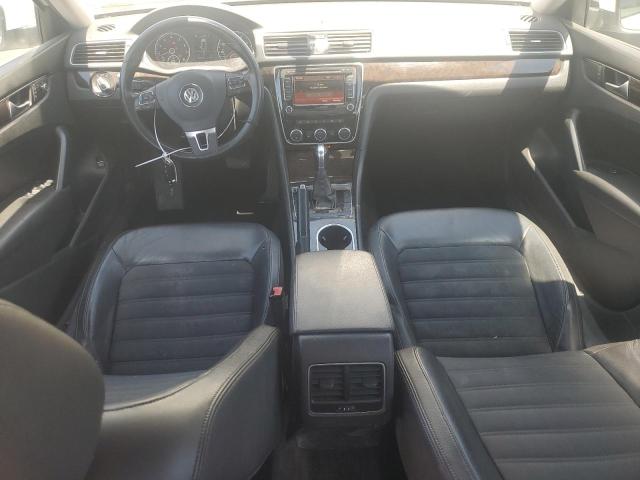 Sedans VOLKSWAGEN PASSAT 2014 Biały