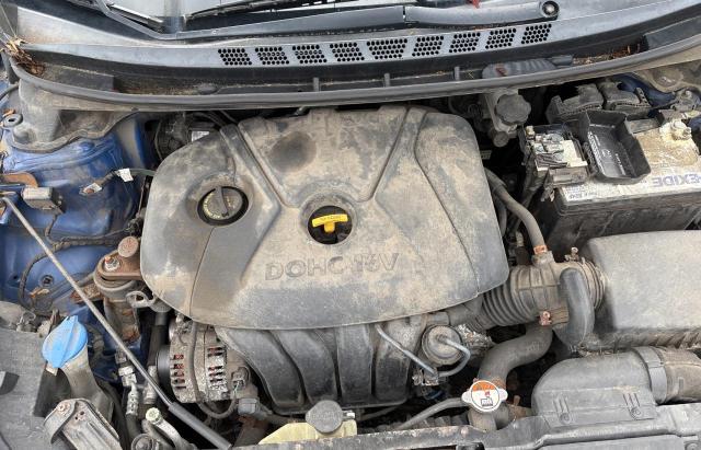 Sedans HYUNDAI ELANTRA 2016 Granatowy