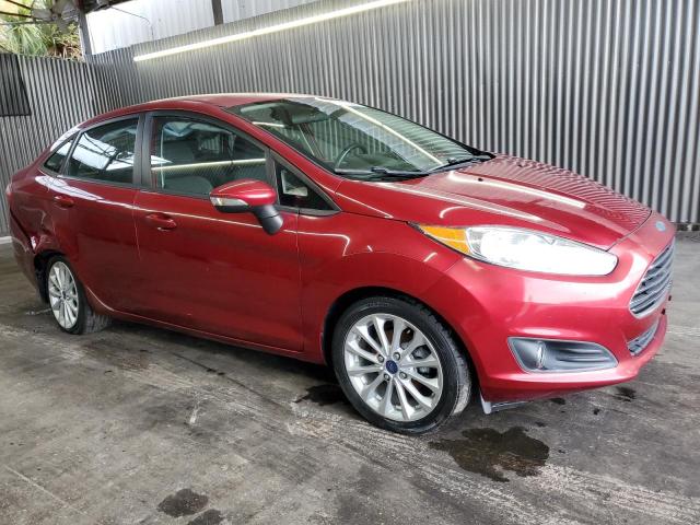 Sedans FORD FIESTA 2014 Red