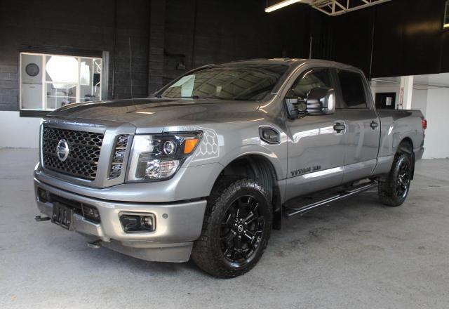  NISSAN TITAN 2018 Szary
