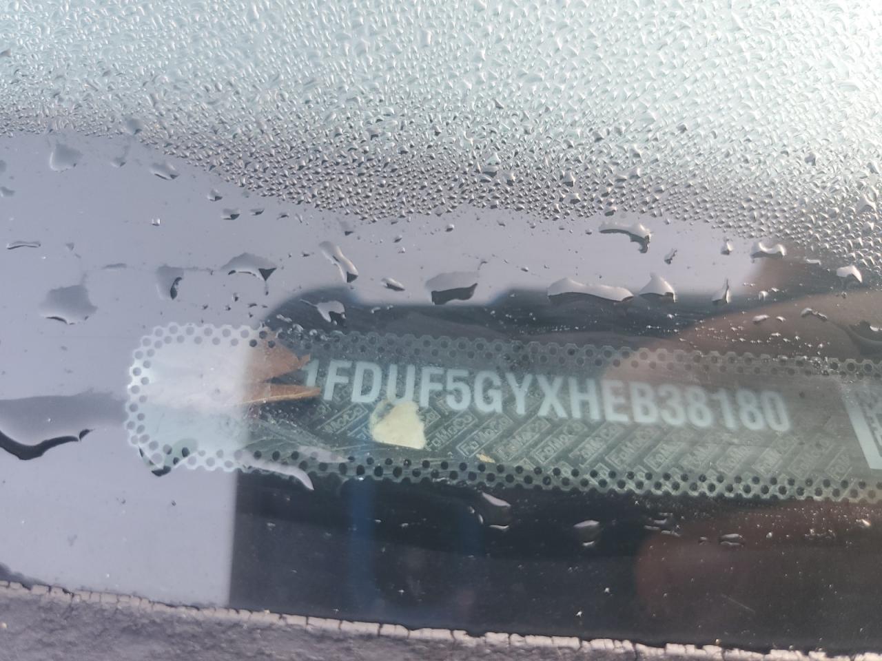 2017 Ford F550 Super Duty VIN: 1FDUF5GYXHEB38180 Lot: 81043555