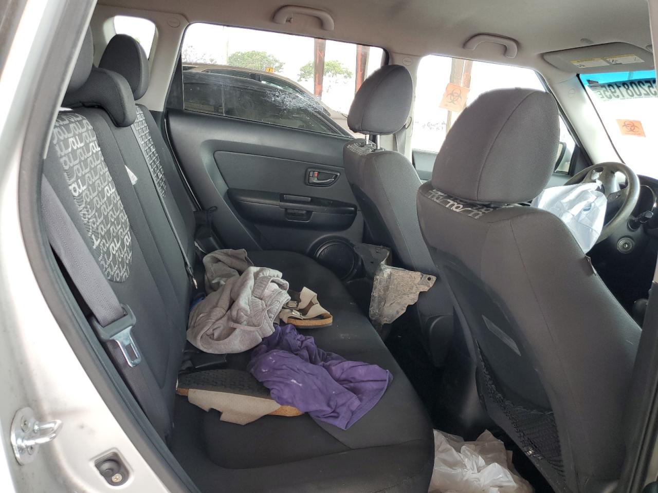 KNDJT2A28B7716565 2011 Kia Soul +