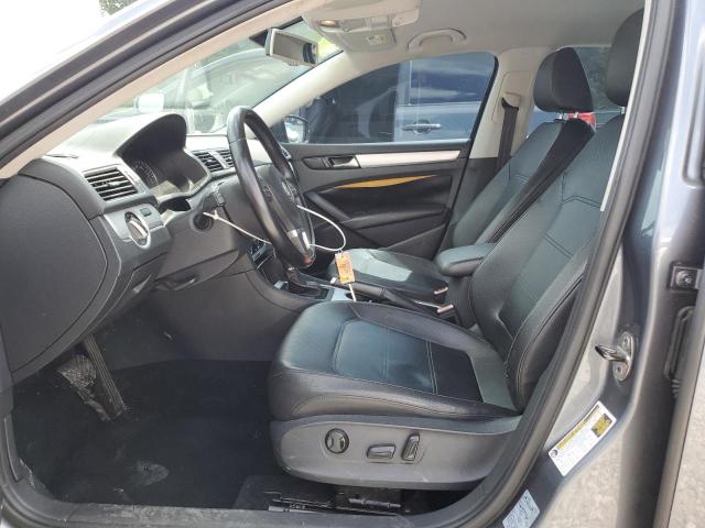 Sedans VOLKSWAGEN PASSAT 2013 Gray