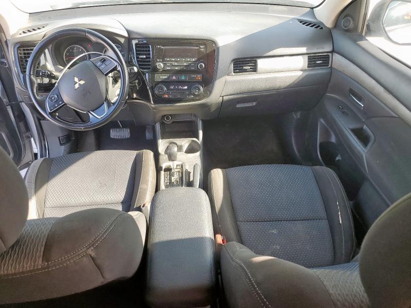 Parquets MITSUBISHI OUTLANDER 2016 Silver