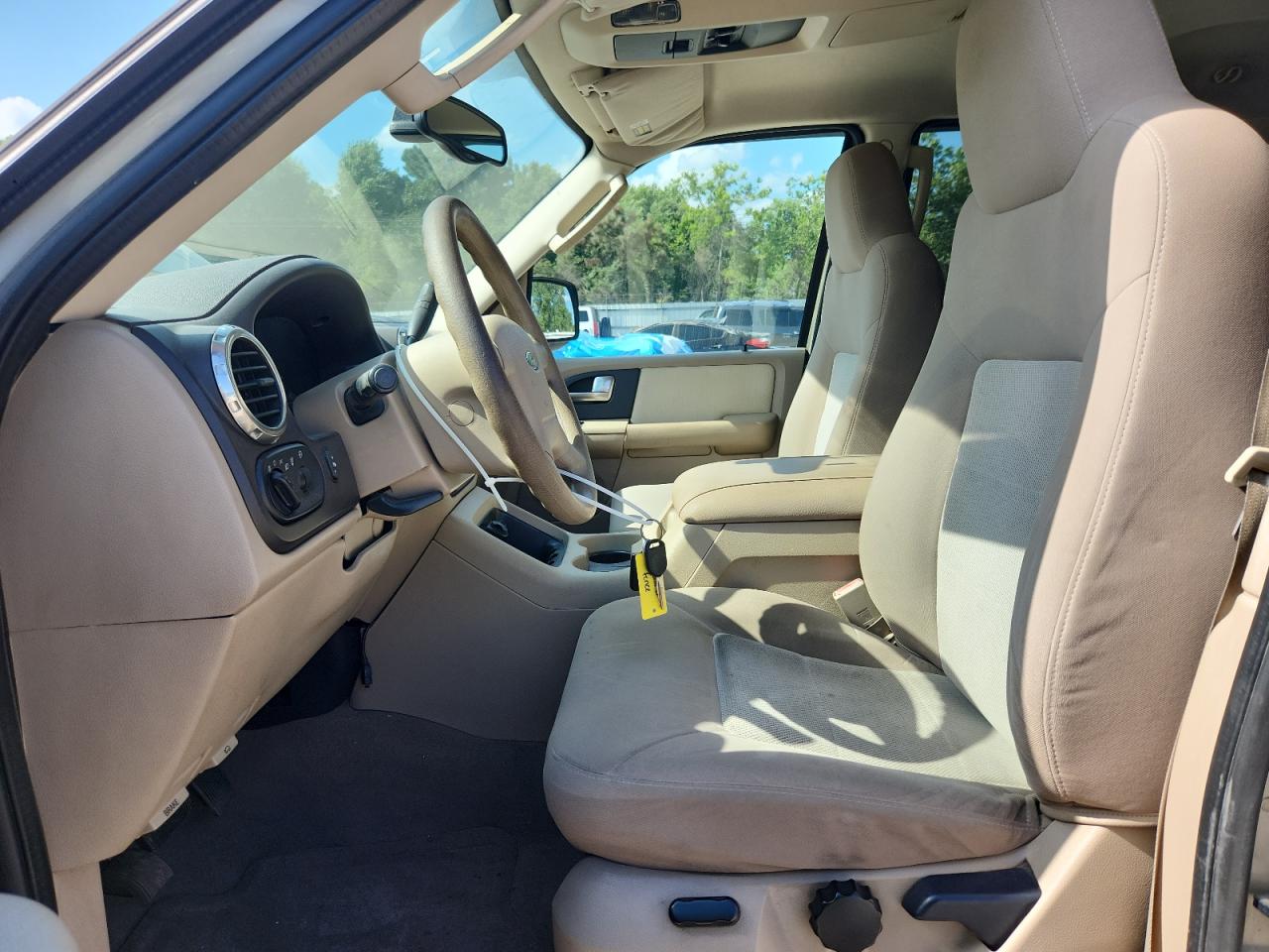 2004 Ford Expedition Xlt VIN: 1FMRU15W44LA09170 Lot: 62127165