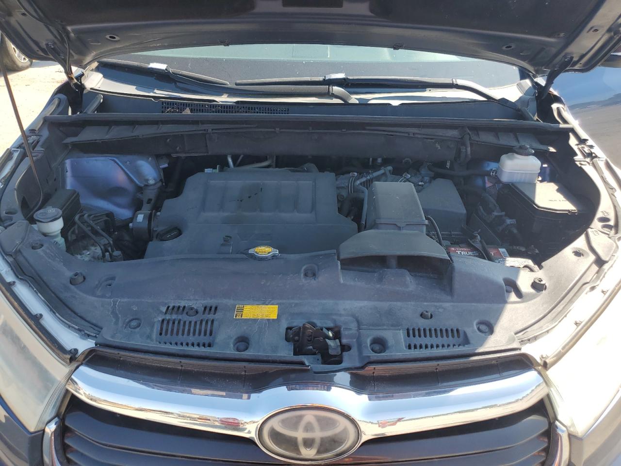 2014 Toyota Highlander Limited VIN: 5TDDKRFH8ES027609 Lot: 63212345