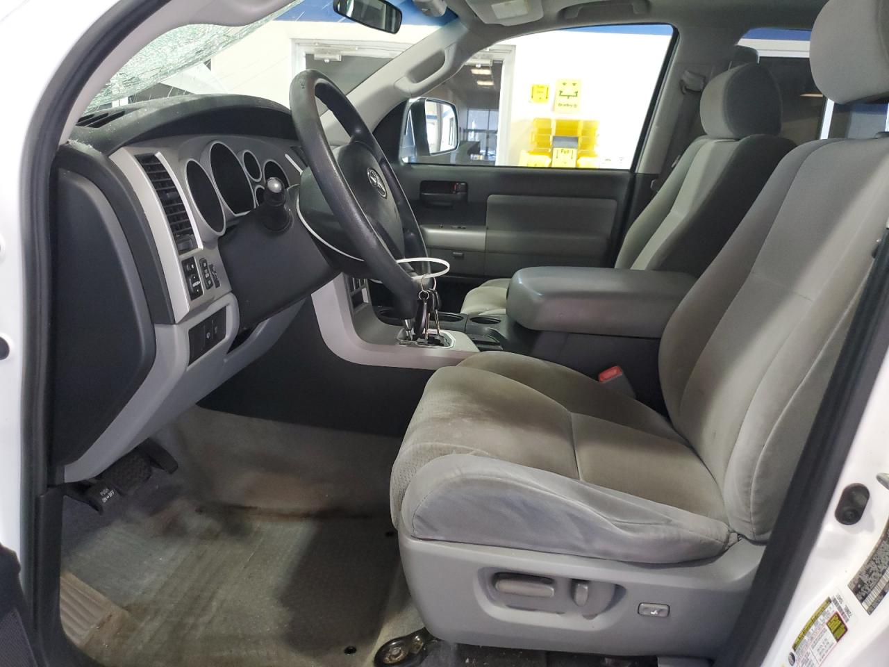 2008 Toyota Sequoia Sr5 VIN: 5TDBT64A98S000190 Lot: 64583705