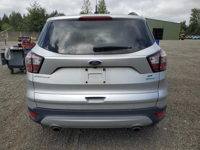  FORD ESCAPE 2018 Srebrny