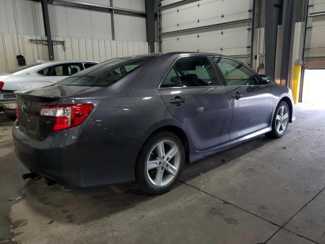  TOYOTA CAMRY 2014 Srebrny