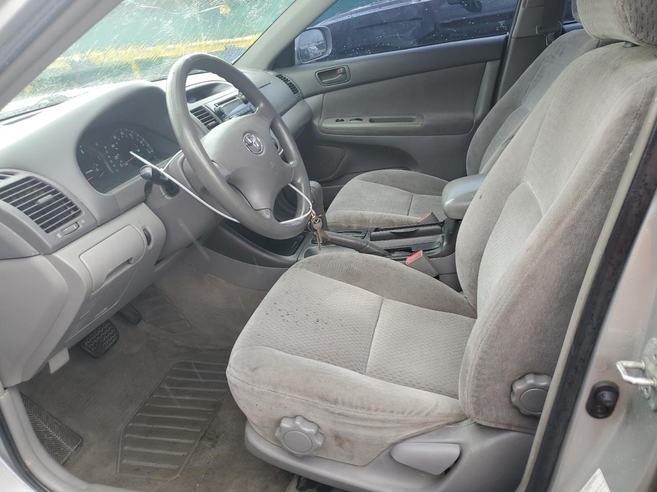 2002 Toyota Camry Le VIN: 4T1BE32K62U085492 Lot: 66149175