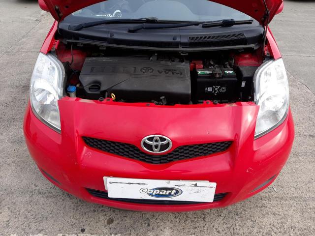 2010 TOYOTA YARIS TR V