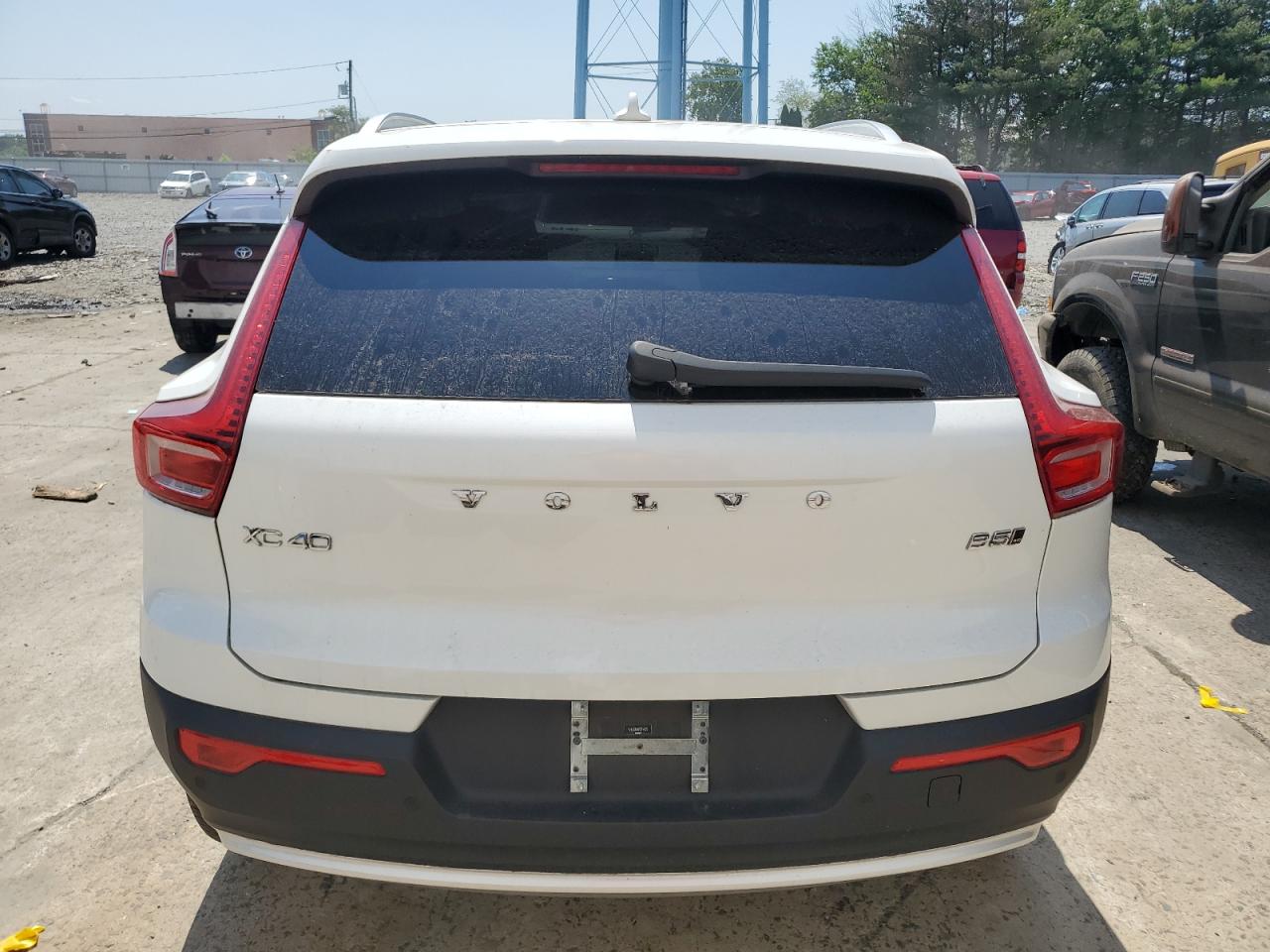 2024 Volvo Xc40 Plus VIN: YV4L12UE6R2214629 Lot: 63489015