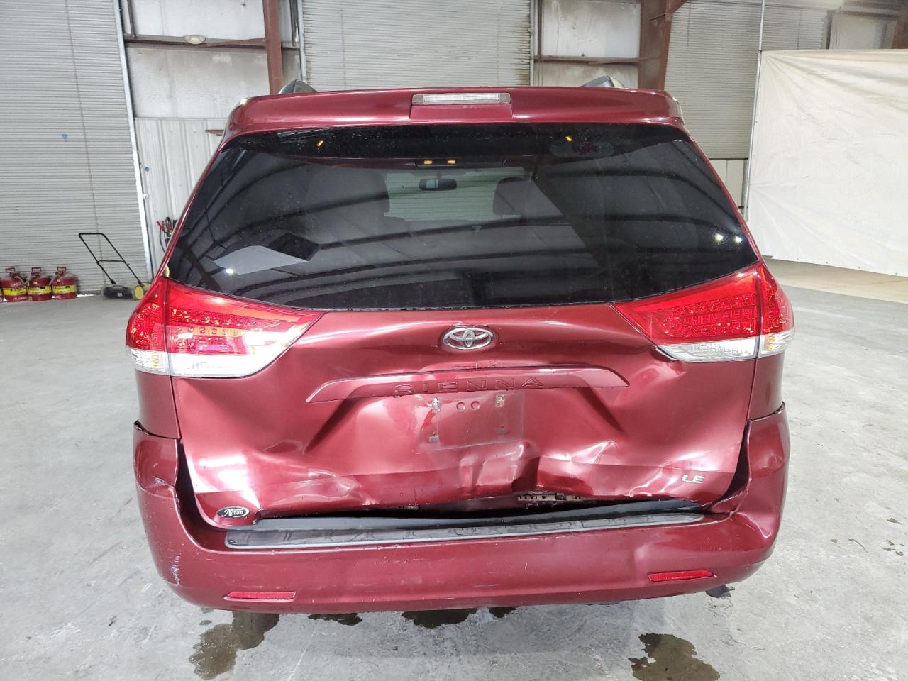 2011 Toyota Sienna Le VIN: 5TDKK3DCXBS008566 Lot: 65340485