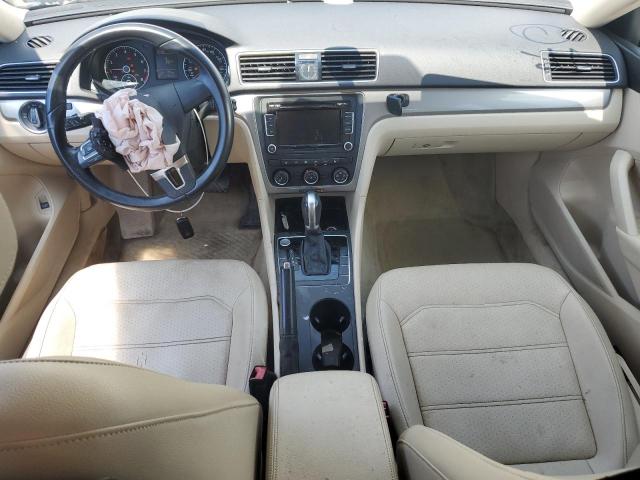 Sedans VOLKSWAGEN PASSAT 2015 White
