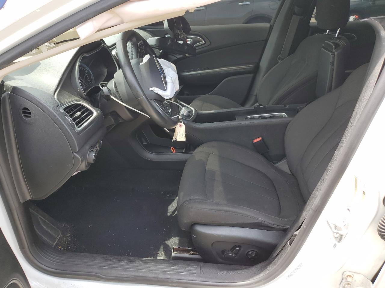 2016 Chrysler 200 Limited VIN: 1C3CCCAB1GN158581 Lot: 65686465