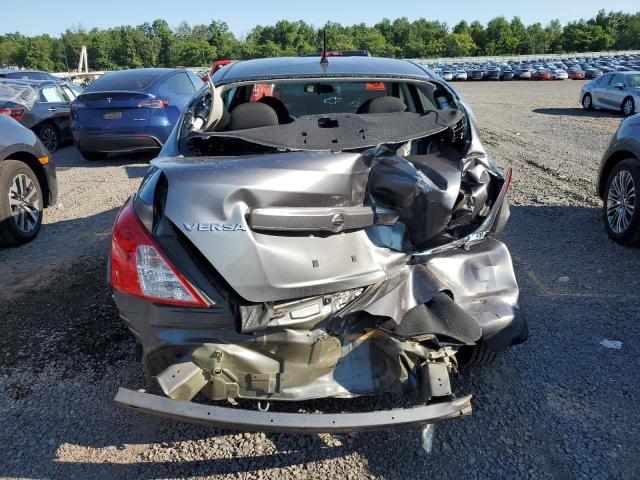  NISSAN VERSA 2016 Szary