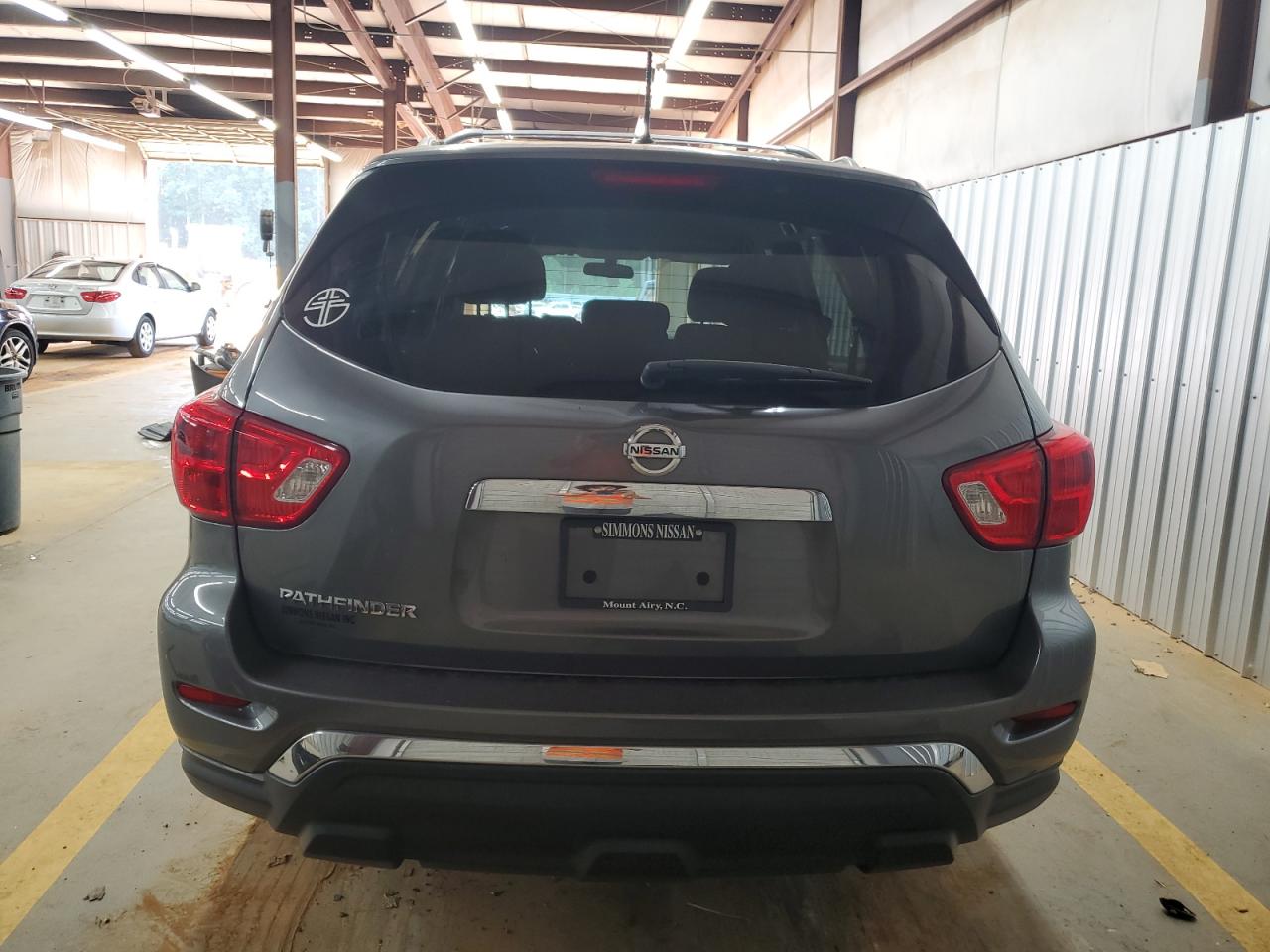 2018 Nissan Pathfinder S VIN: 5N1DR2MNXJC674404 Lot: 62276405