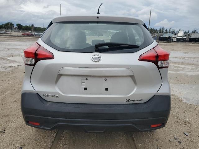  NISSAN KICKS 2018 Srebrny