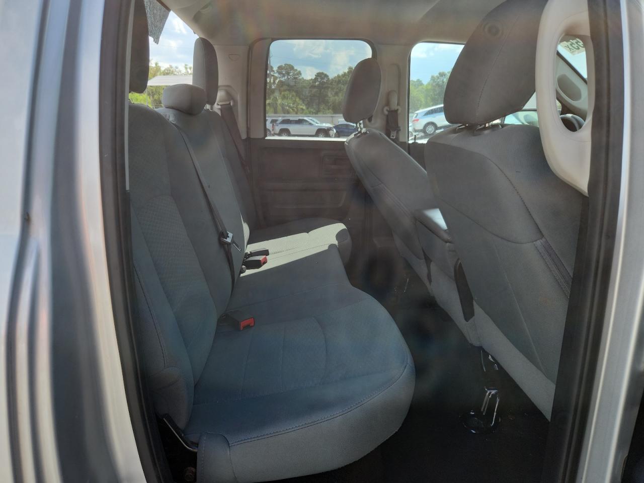 2018 Ram 1500 St VIN: 1C6RR6FGXJS341147 Lot: 64555455