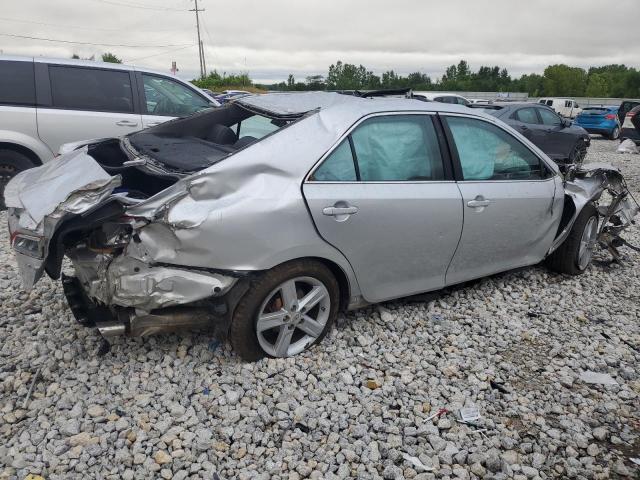 TOYOTA CAMRY 2012 Srebrny