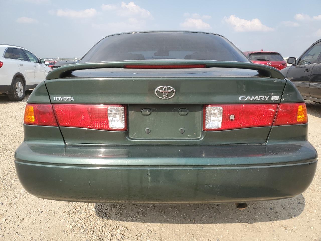 2001 Toyota Camry Ce VIN: JT2BG22KX10589812 Lot: 65525055