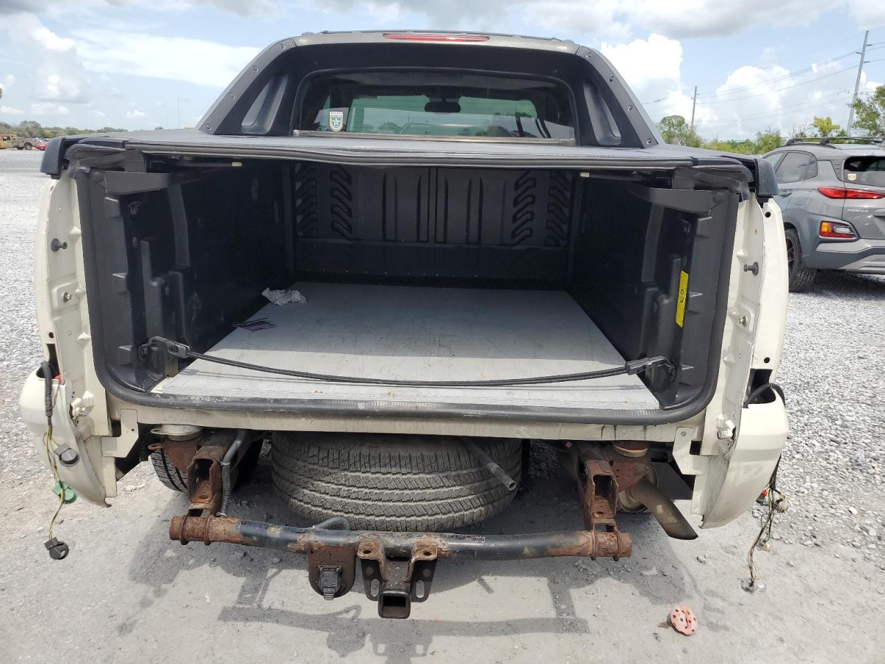 2011 Chevrolet Avalanche Ltz VIN: 3GNTKGE3XBG131185 Lot: 64033765