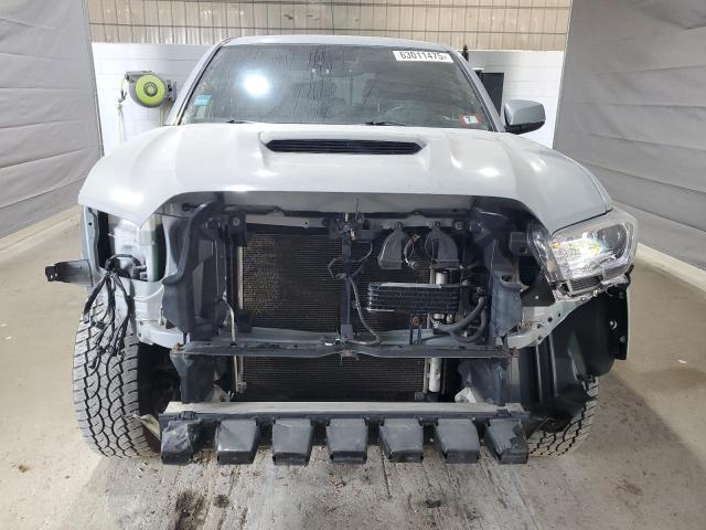  TOYOTA TACOMA 2019 Srebrny