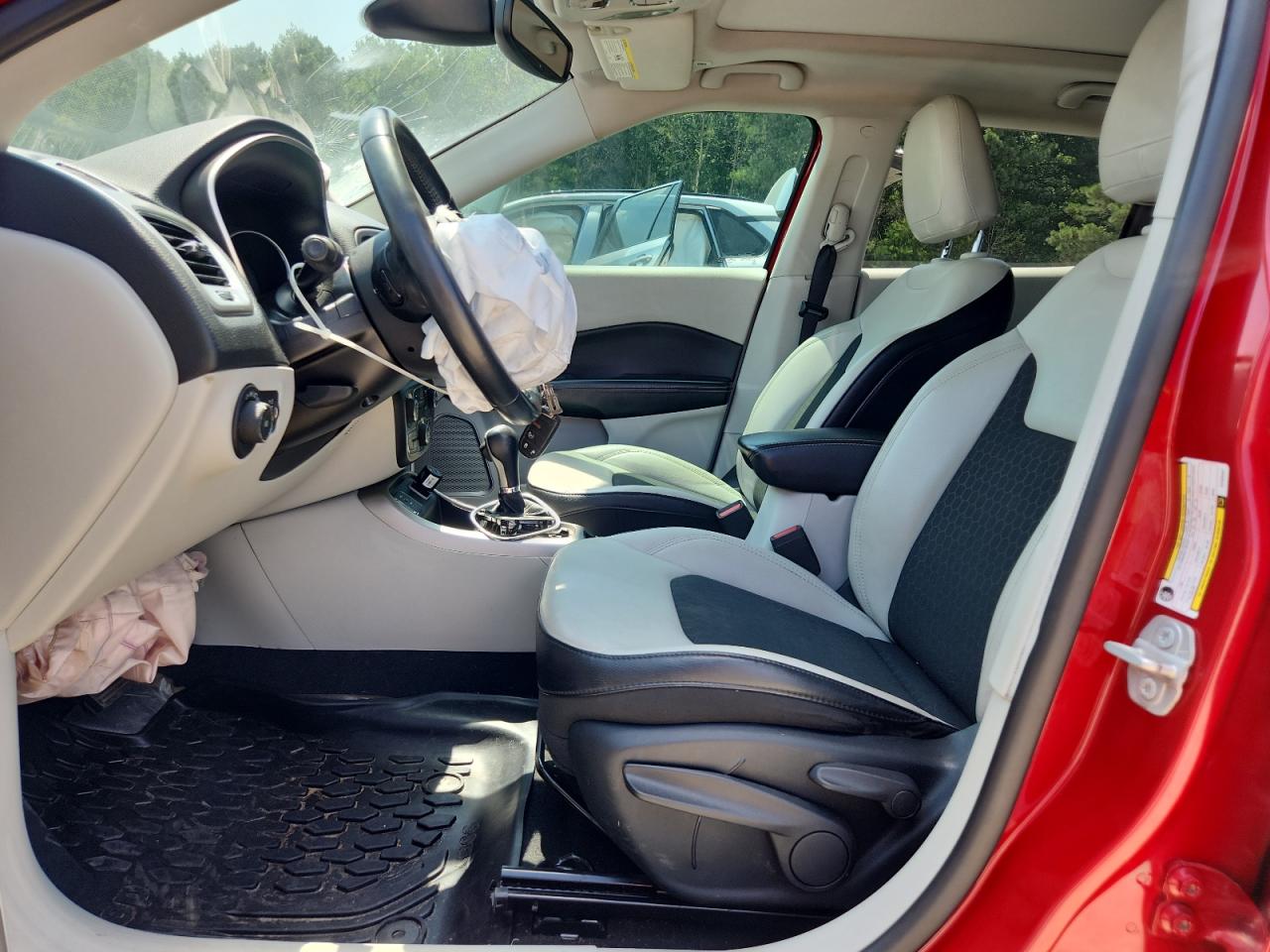 2019 Jeep Compass Latitude VIN: 3C4NJCBB7KT636407 Lot: 64119685