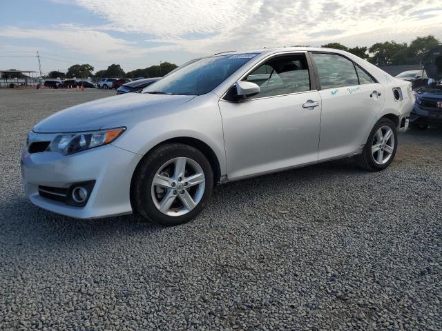  TOYOTA CAMRY 2014 Srebrny