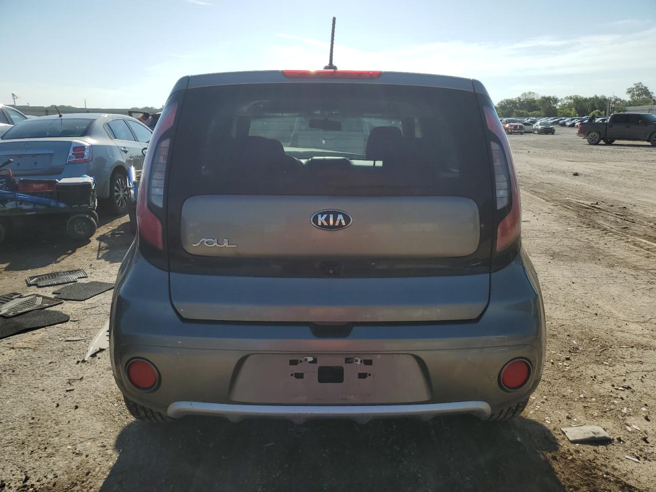 2018 Kia Soul + VIN: KNDJP3A52J7602158 Lot: 66372115
