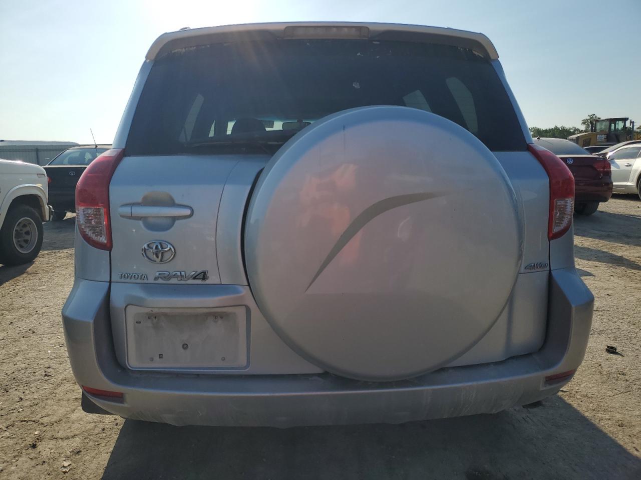 2008 Toyota Rav4 Limited VIN: JTMBD31V585175870 Lot: 64619855