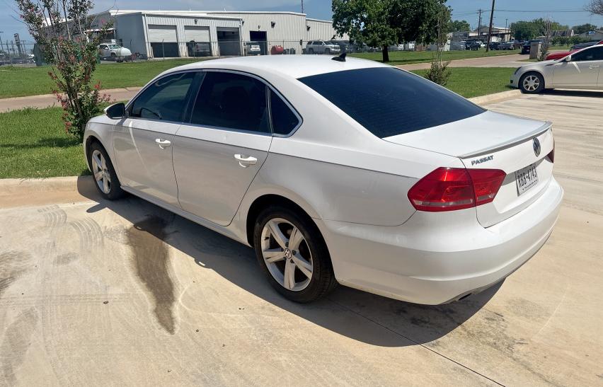 Седаны VOLKSWAGEN PASSAT 2012 Белы