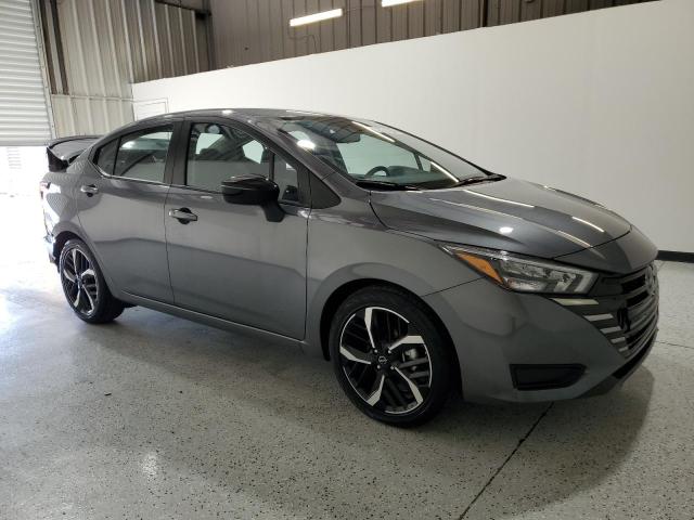  NISSAN VERSA 2024 Gray