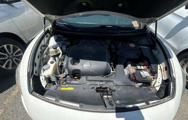 Sedans NISSAN MAXIMA 2012 White