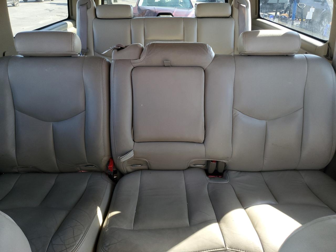 2004 Chevrolet Suburban K1500 VIN: 1GNFK16Z44J172202 Lot: 63243185
