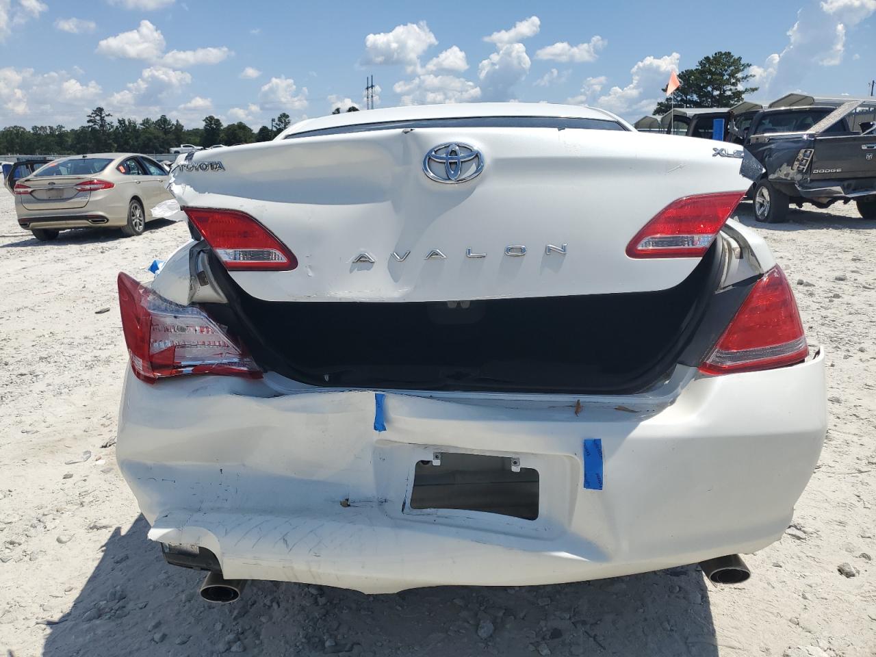 2005 Toyota Avalon Xl VIN: 4T1BK36B05U053533 Lot: 64187785