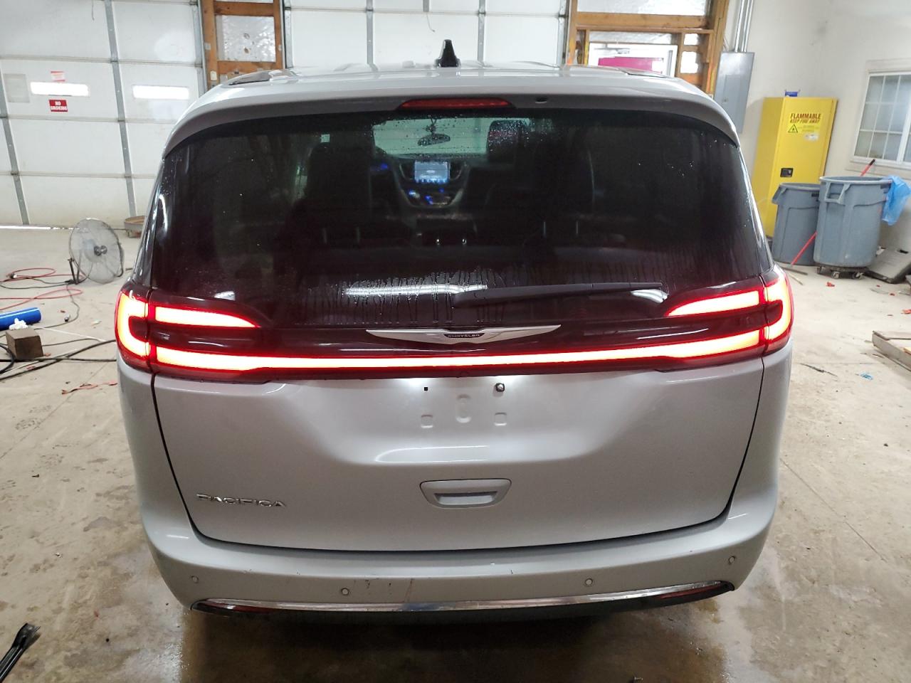 2024 Chrysler Pacifica Touring L VIN: 2C4RC1BG3RR173092 Lot: 65416585
