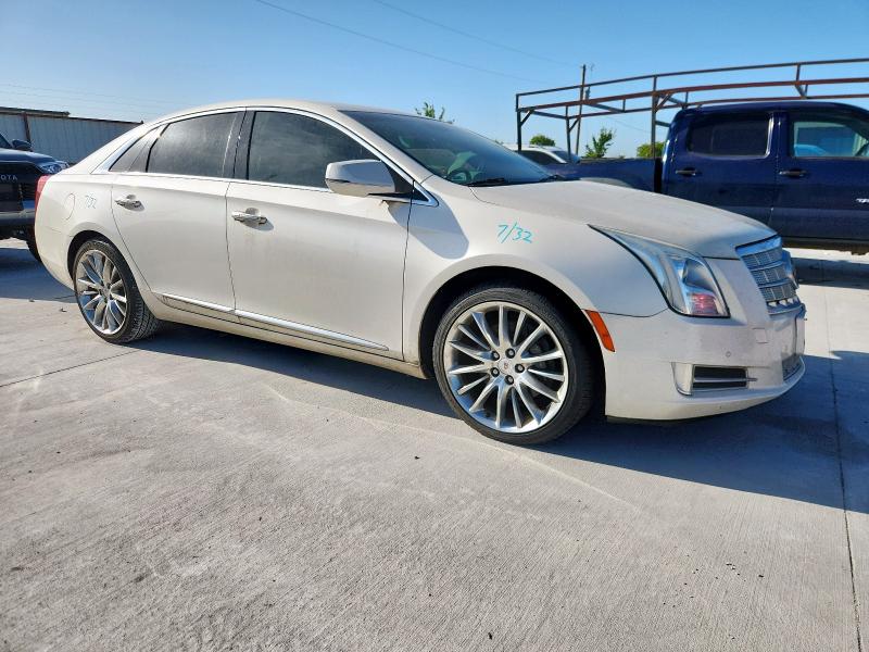  CADILLAC XTS 2013 White