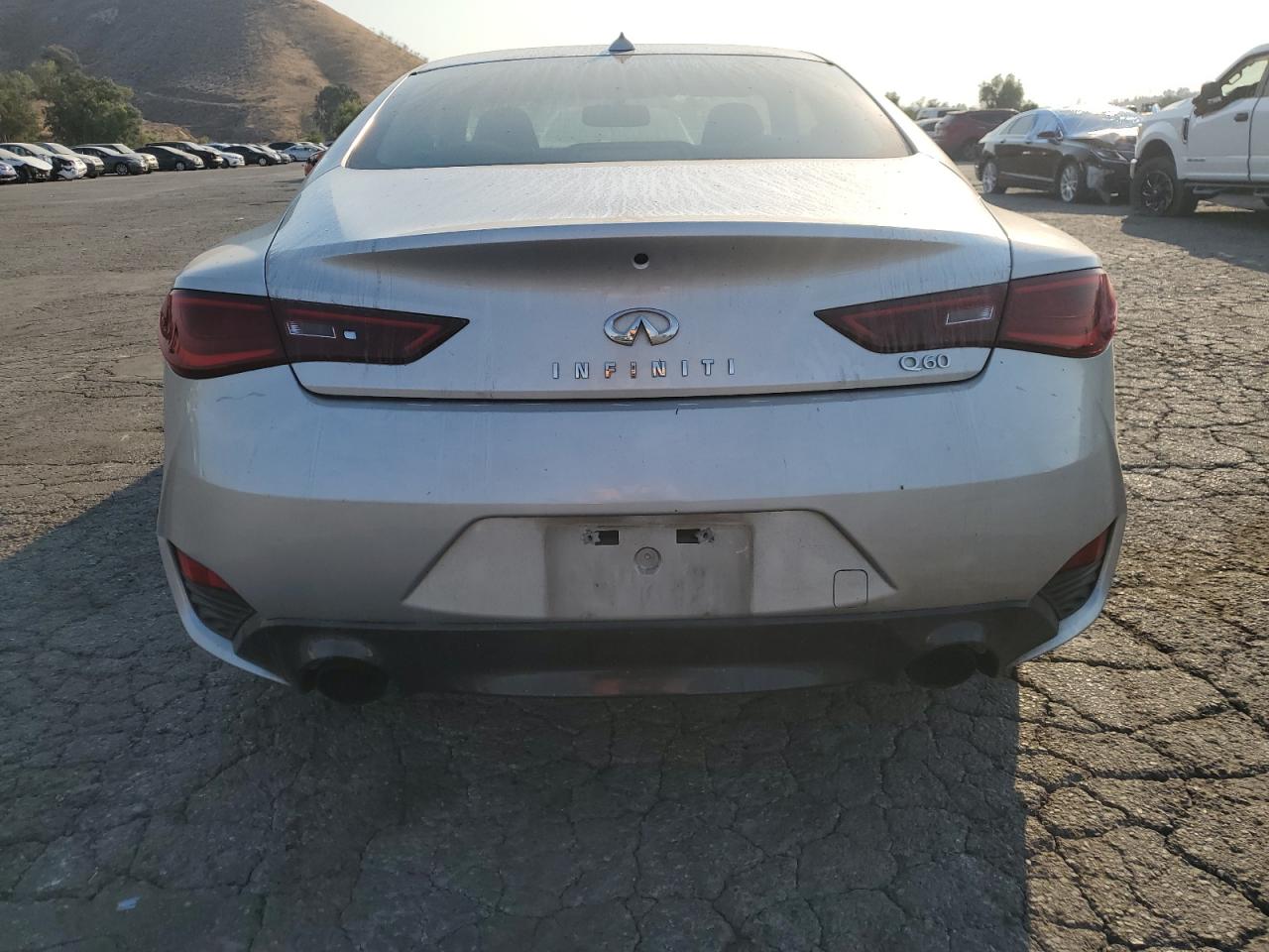 2018 Infiniti Q60 Luxe 300 VIN: JN1EV7EK2JM342721 Lot: 63873575