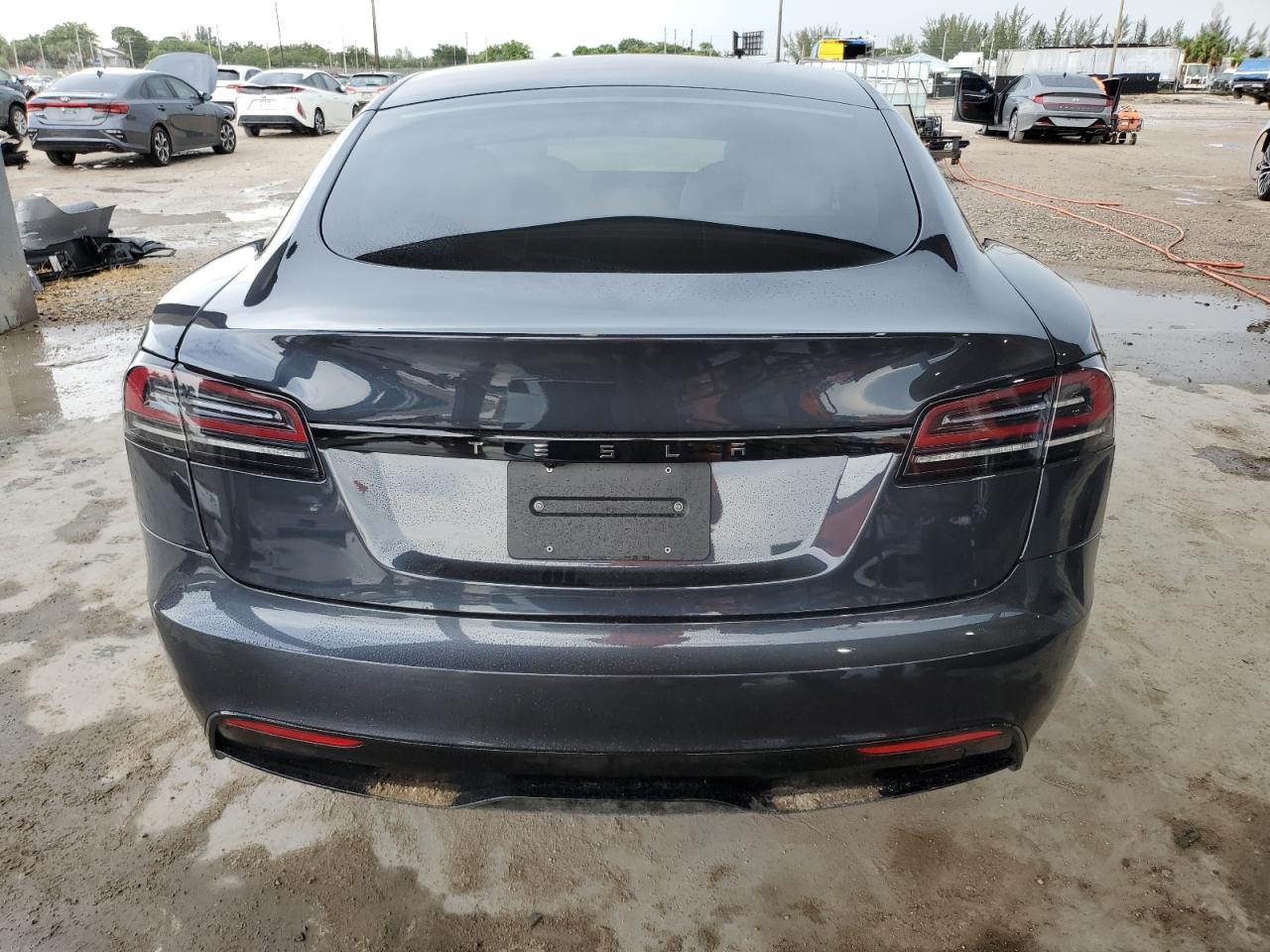 2024 Tesla Model S VIN: 5YJSA1E57RF533784 Lot: 63001725